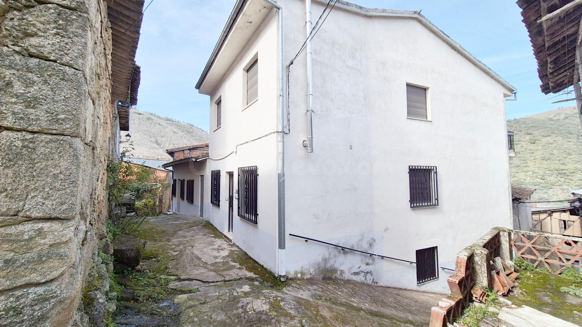 CASA VENTA SAN ESTEBAN DE LA SIERRA. Urbis te ofrece una cas