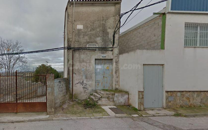SE VENDE local comercial OKUPA en C Jaen  de Torredonjimeno