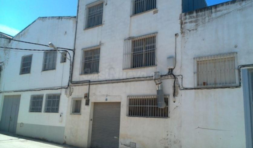 SE VENDE piso OKUPA en C Jaen  de Torredonjimeno