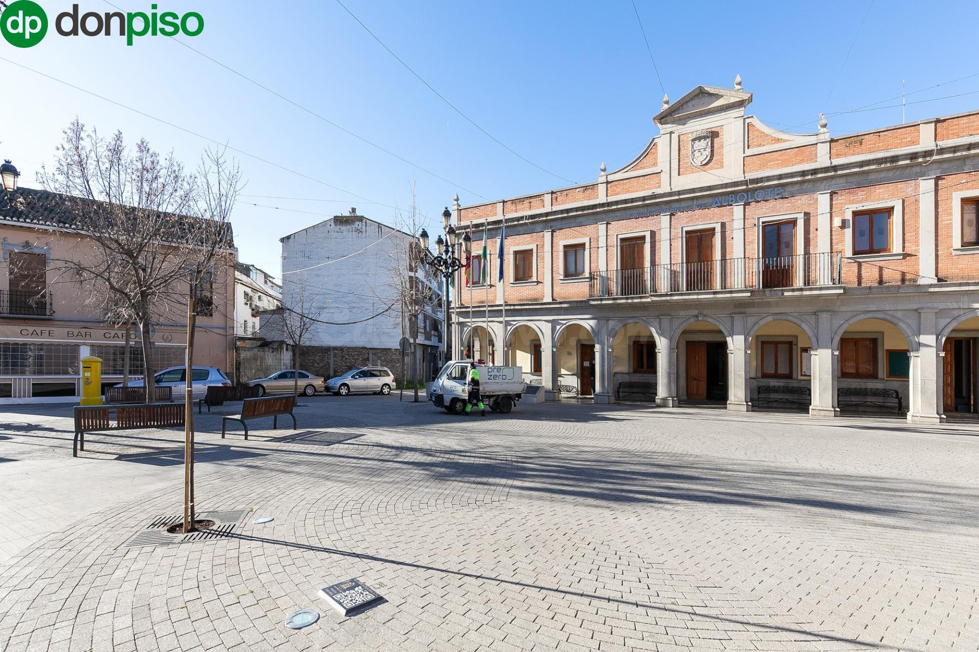 LOCAL JUNTO AYUNTAMIENTO DE ALBOLOTE