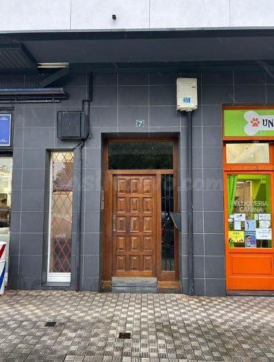 SE VENDE piso OKUPA en C Sebastián Errazu 7 2 B de Irun - foto 2