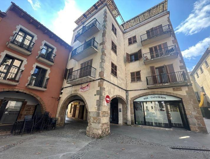 SE VENDE piso OKUPA en C PZ VILA, DE LA,13 Esc:1 Pl:3 Pt:01