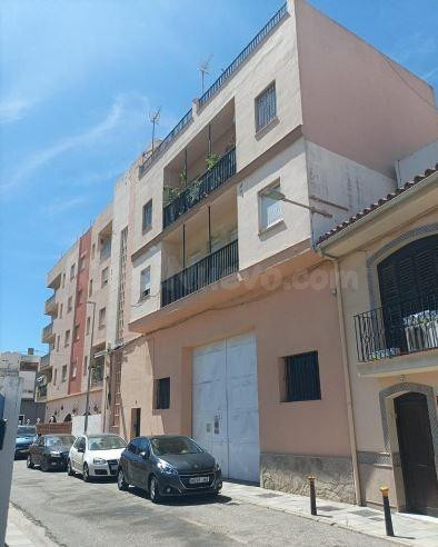 SE VENDE piso OKUPA en C CL ISAAC ALBENIZ,1 Bl:P Esc:1 Pl:1