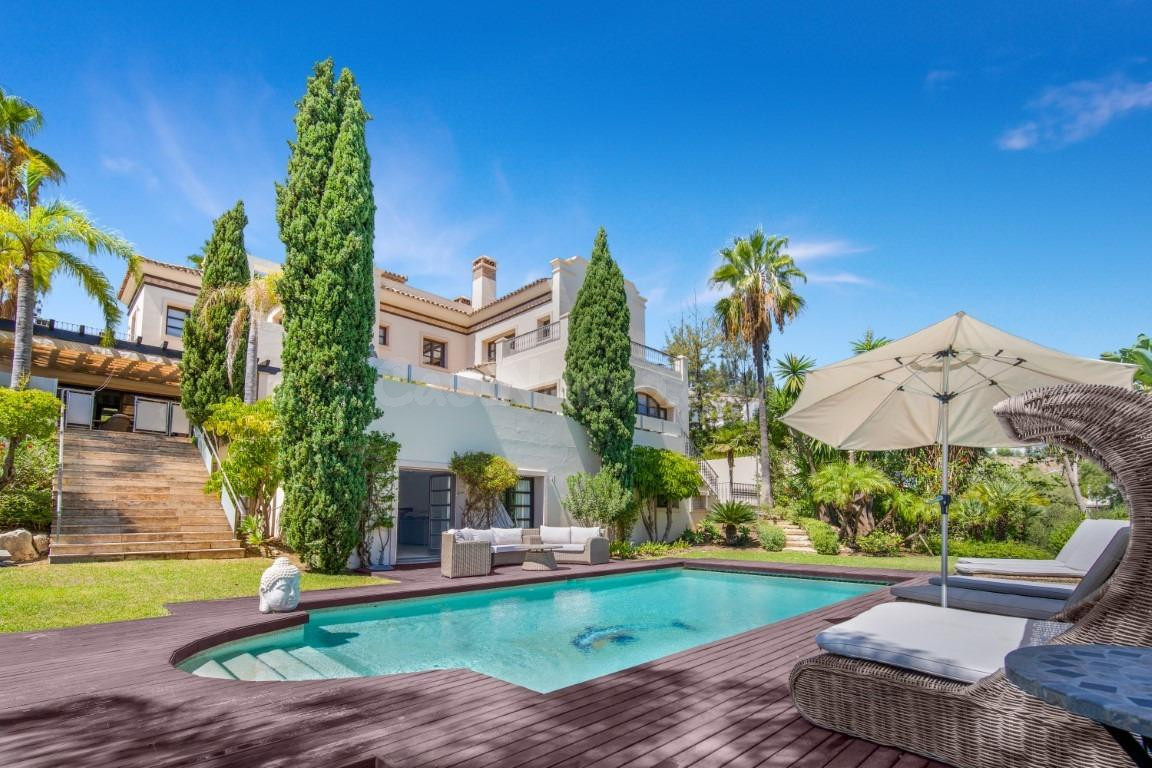 Villa de lujo de 4 dormitorios, 5 baños y vistas al Golf. La Quinta, Benahavís