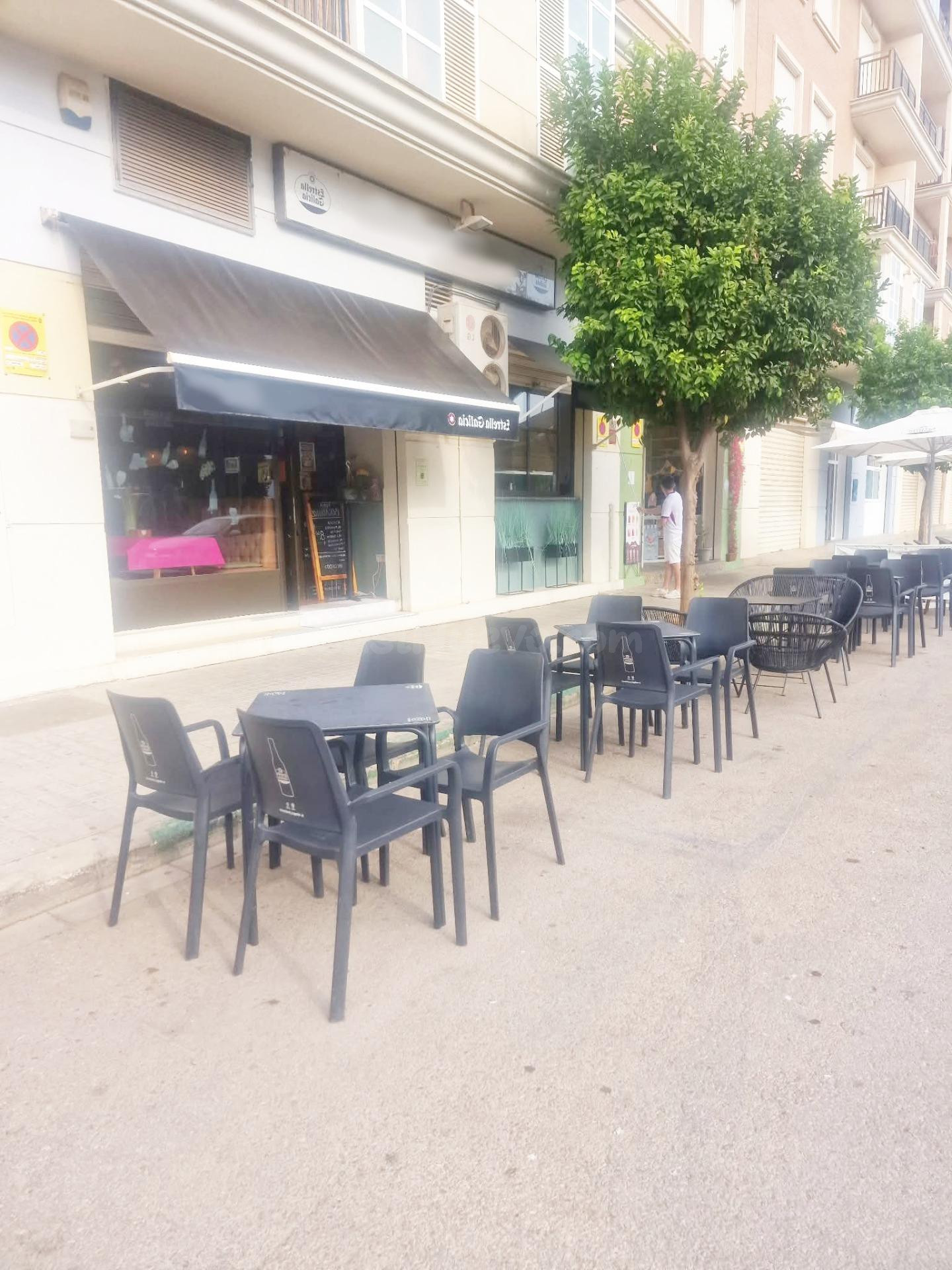 Bocatería en traspaso en Massanassa. 2 terrazas, cocina equipada y alquiler de 800 €/mes