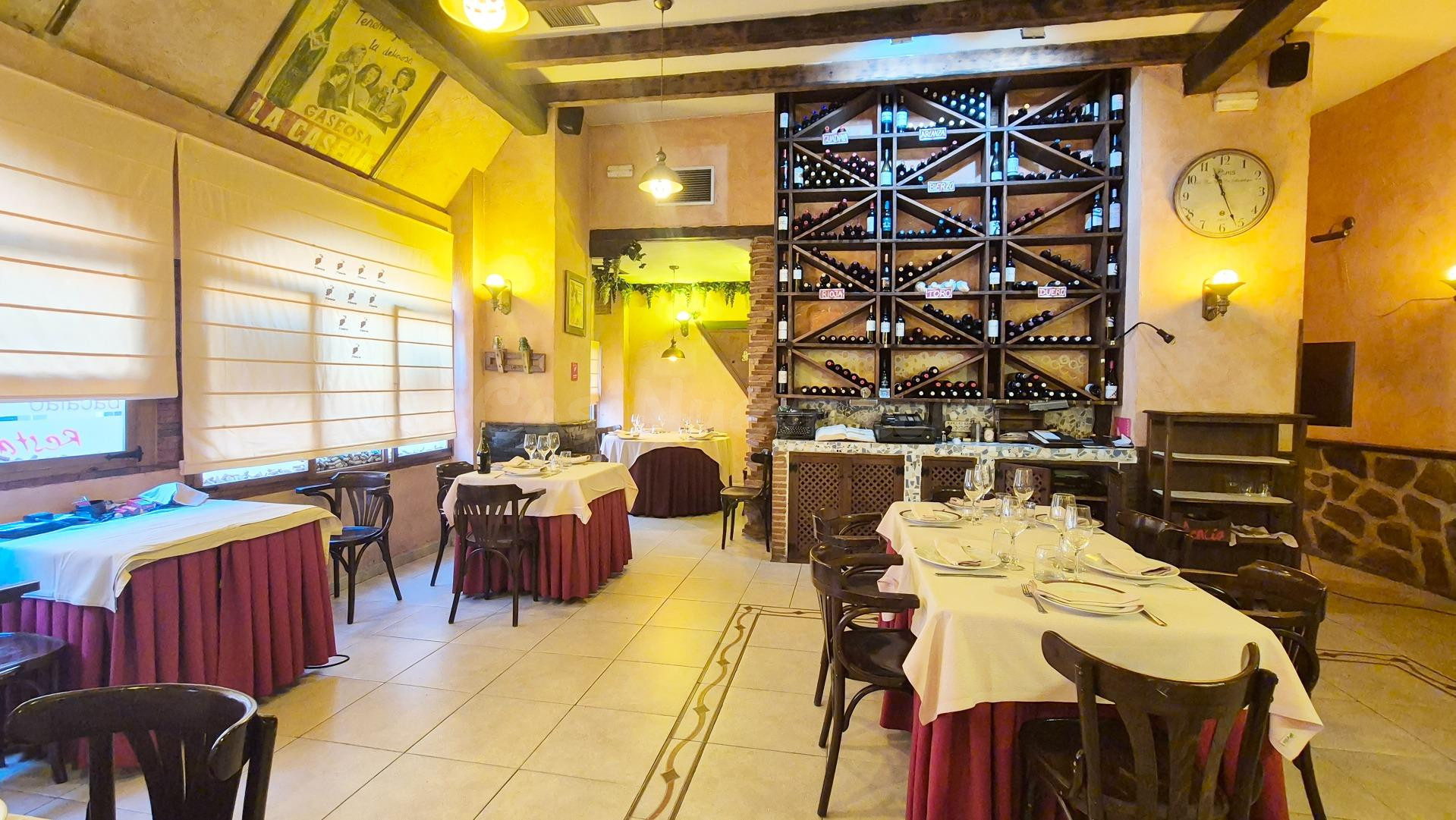 RESTAURANTE ALQUILER SALAMANCA. Urbis te ofrece un restaurante en alquiler en la zona de San Cristóbal, Salamanca.