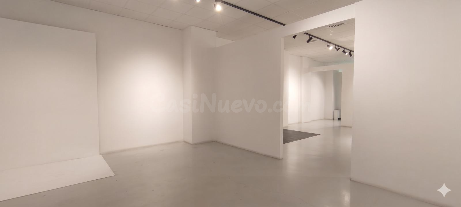 Traspaso de Gran Local Comercial — Valencia Centro -