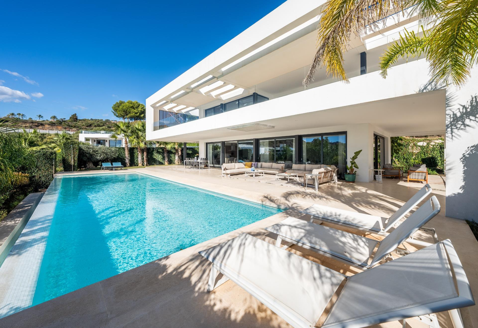 Villa de lujo de 6 dormitorios y 5 baños. Nueva Andalucía, Marbella