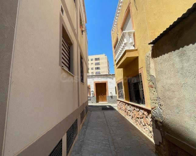 SE VENDE casa  OKUPA en C Tesoro 6 de Vera