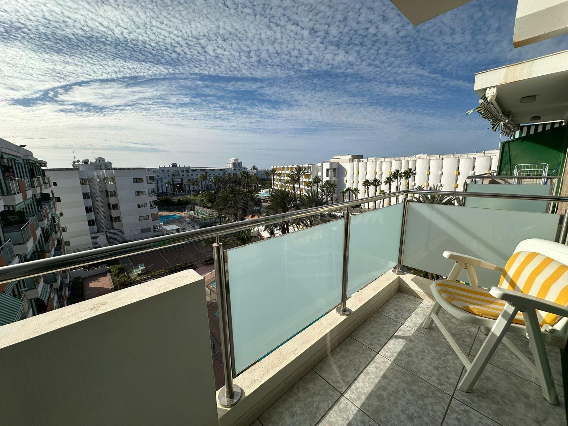 Apartamento en la ultima planta en Avenida de Tirajana - foto 2