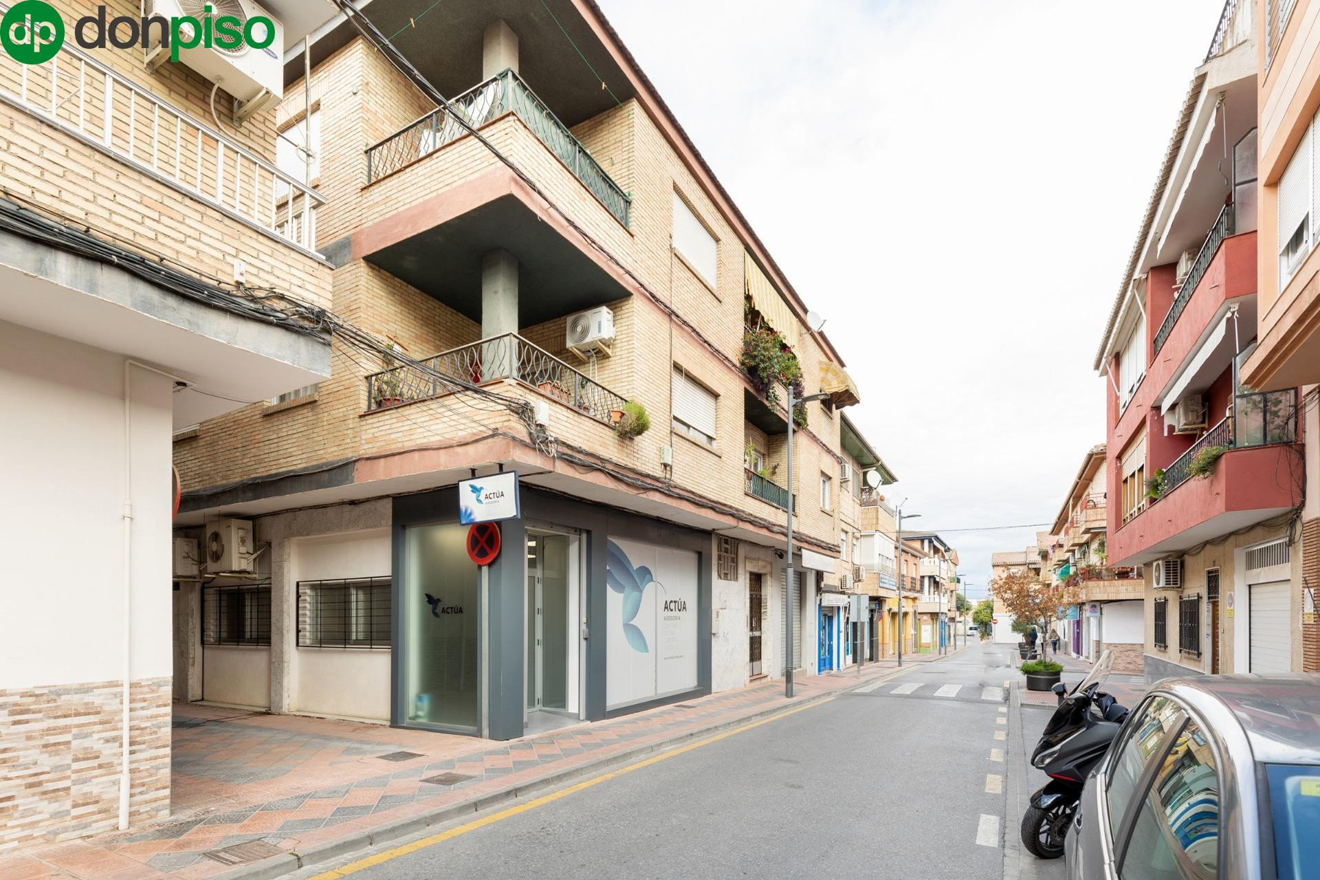 Venta de local de 171 m2 en Armilla (Granada)