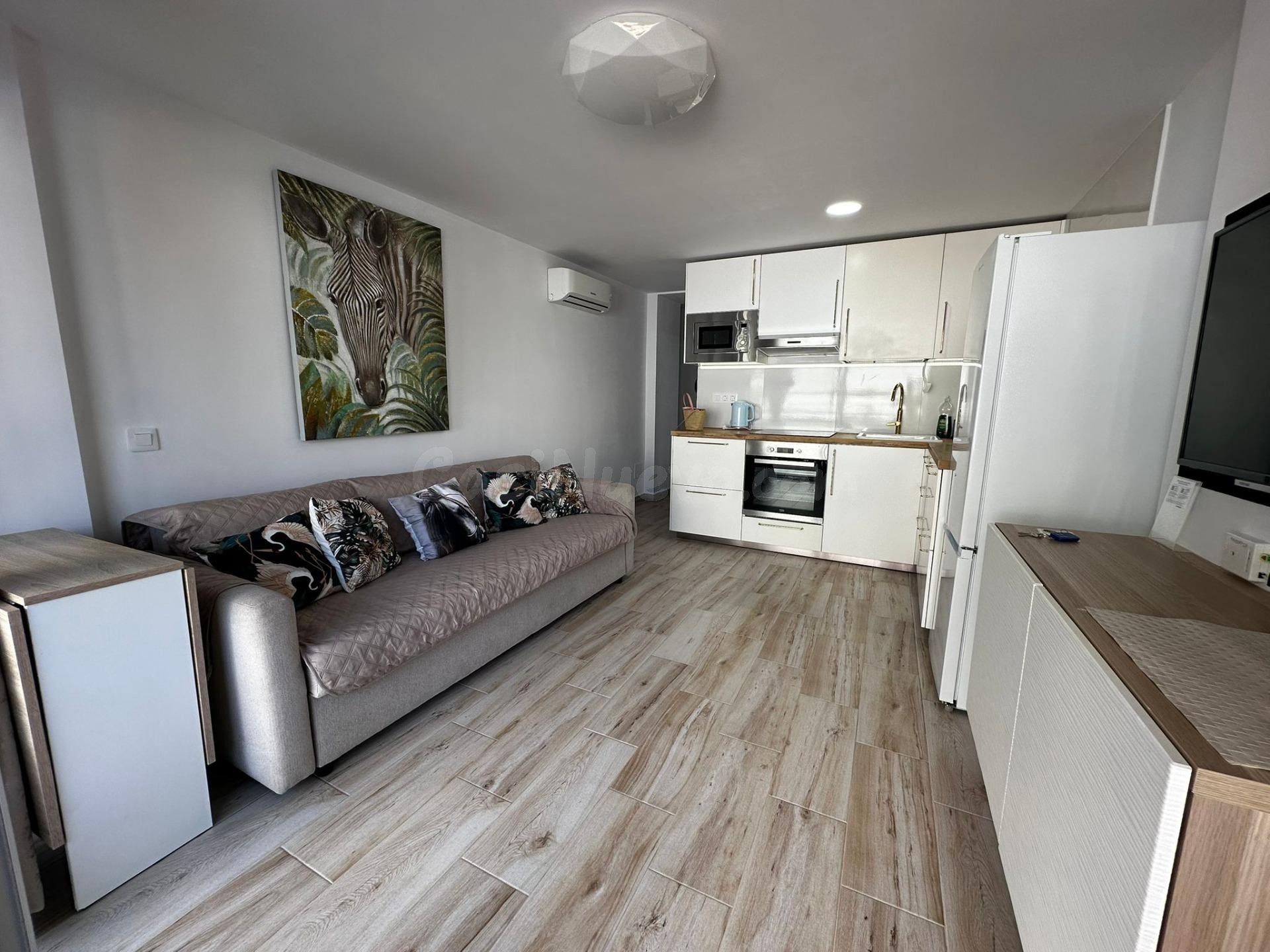 A dos pasos de la playa, apartamento reformado disponible pa - foto 2
