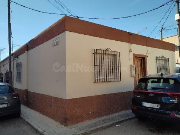 SE VENDE casa  OKUPA en C Palmeral El  2 de Almería