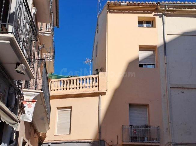 SE VENDE casa  OKUPA en C Miguel Hernandez 8 de Carcaixent - foto 3