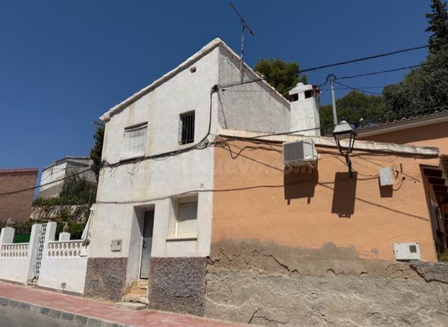 SE VENDE CASA OKUPADA en Calle FUENSORIANA Nº 13 Mula (Murcia)