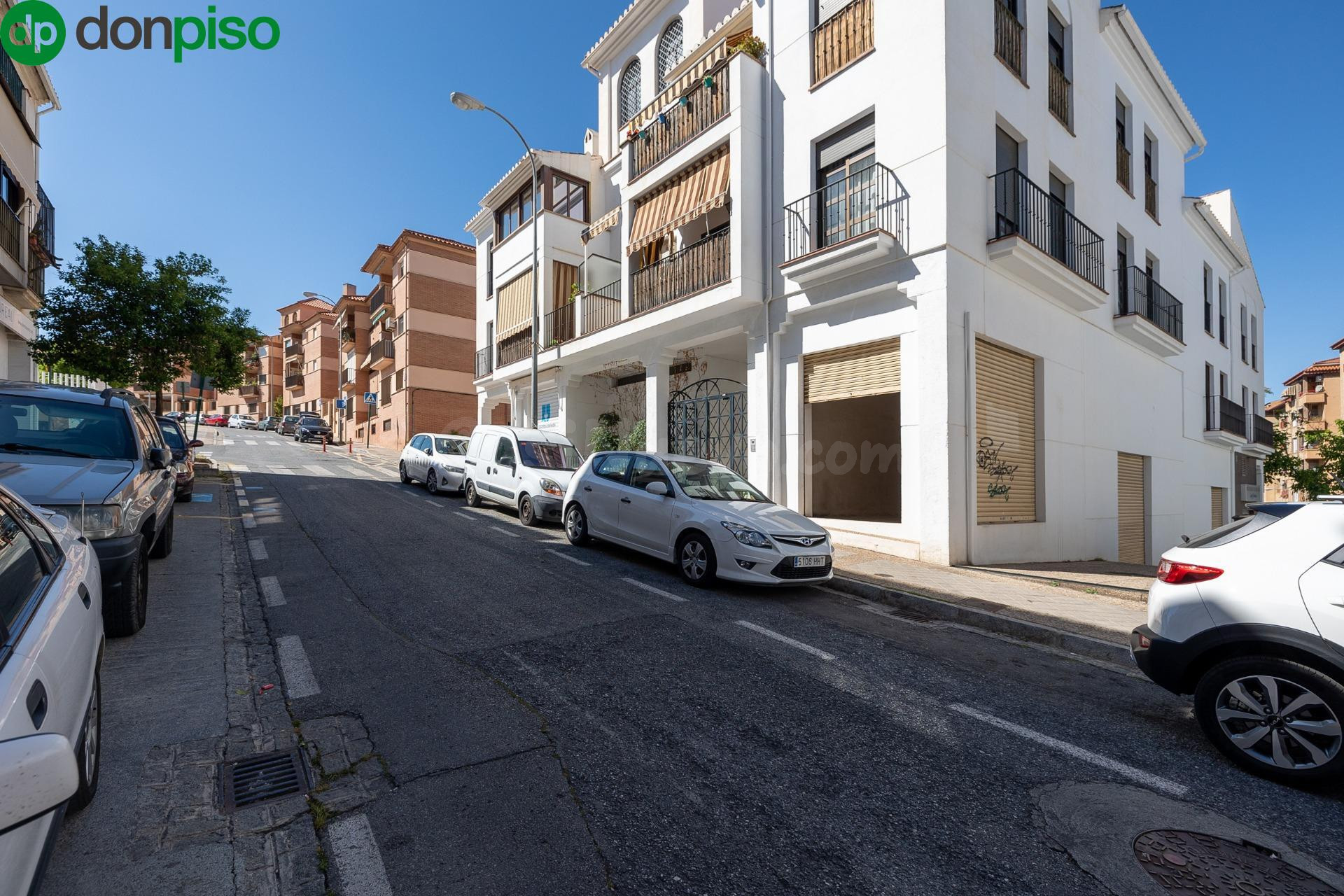 LOCAL COMERCIAL - CERRO DE LOS MACHOS.