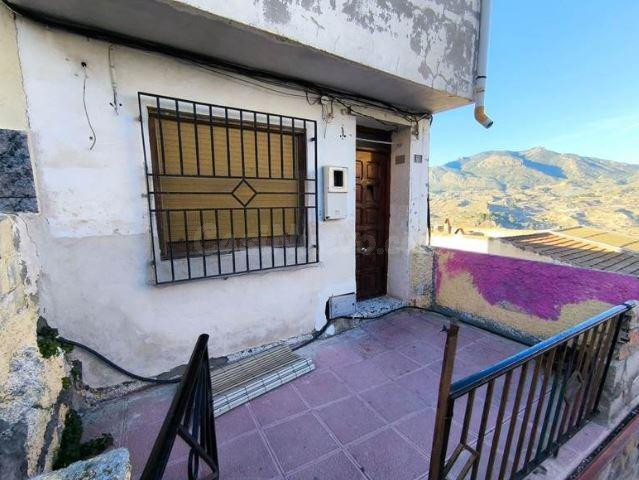 SE VENDE casa  OKUPA en C CABEZO CRUZ 61 de Abarán