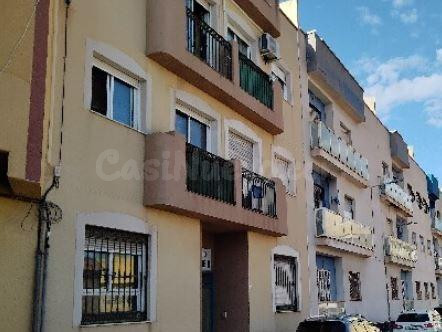 SE VENDE piso OKUPA en C Gl Prim   de Roquetas de Mar