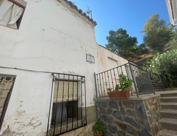 SE VENDE casa adosada OKUPA en C SAN ANTON  15 de Cuevas Baj - foto 4