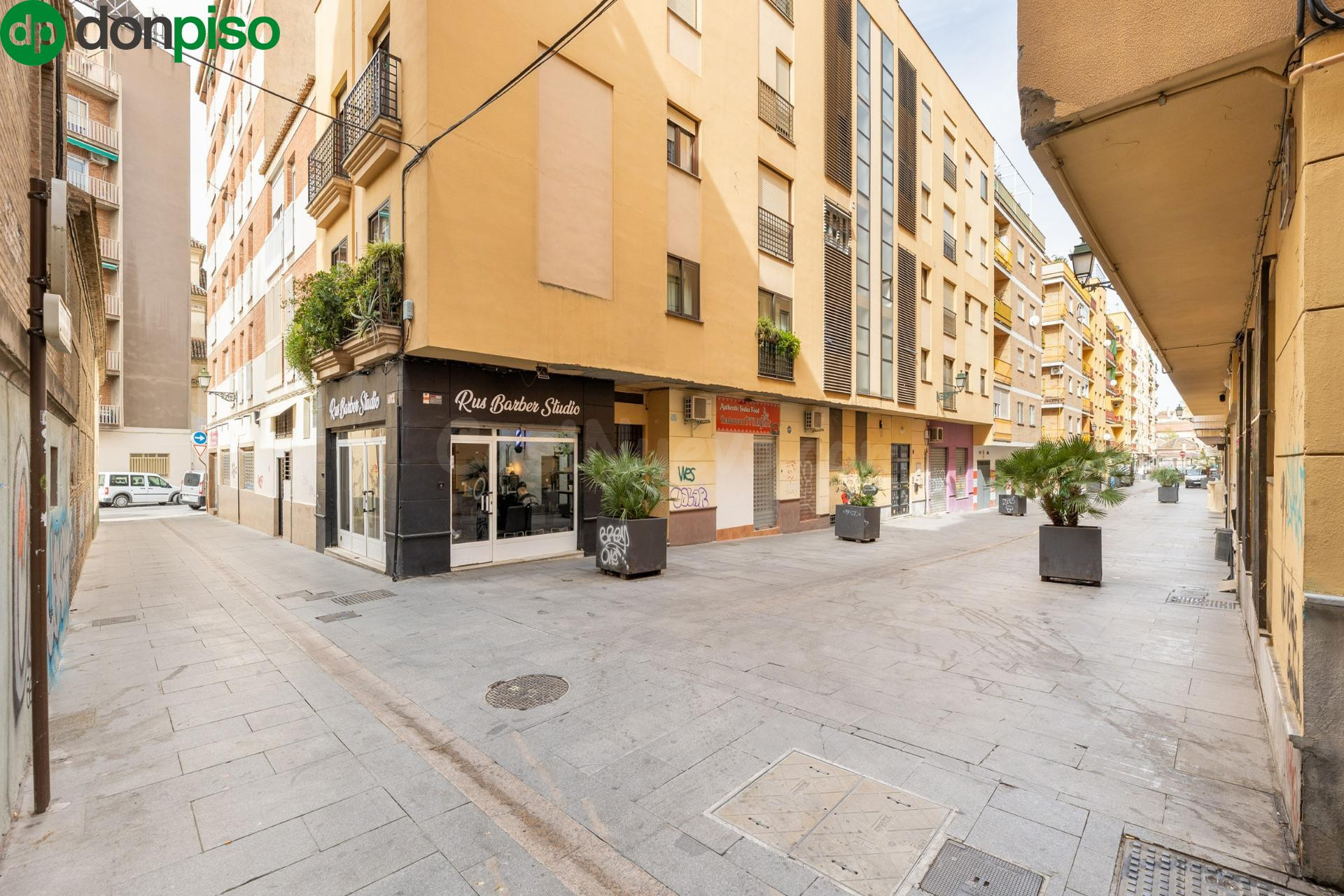SE VENDE PLAZA DE GARAJE JUNTO PLAZA DE GRACIA (USUFRUCTO)