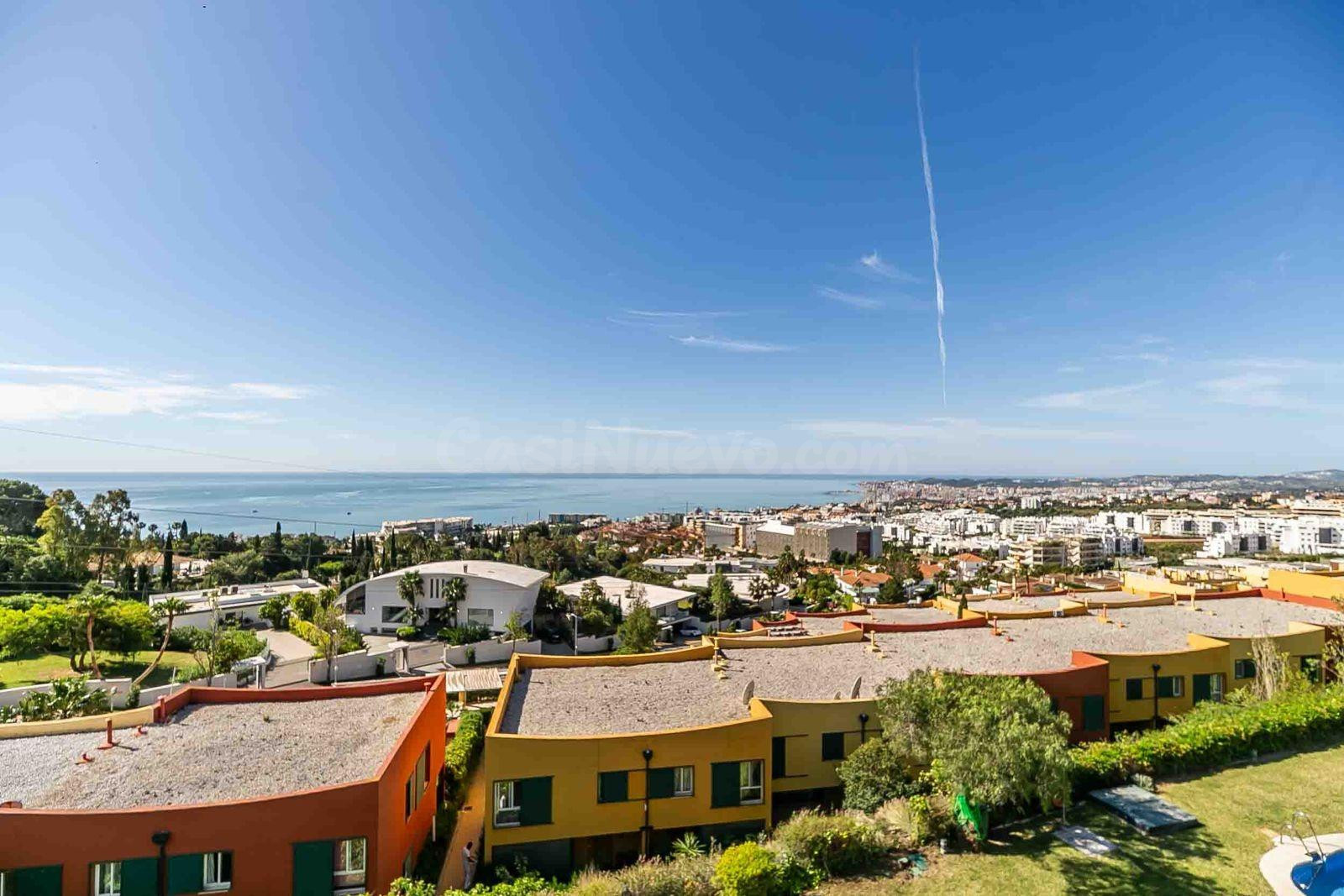 IMPRESIONANTE ÁTICO CON AMPLIO SOLÁRIUM ORIENTADO AL SUR EN EL HIGUERÓN, BENALMÁDENA