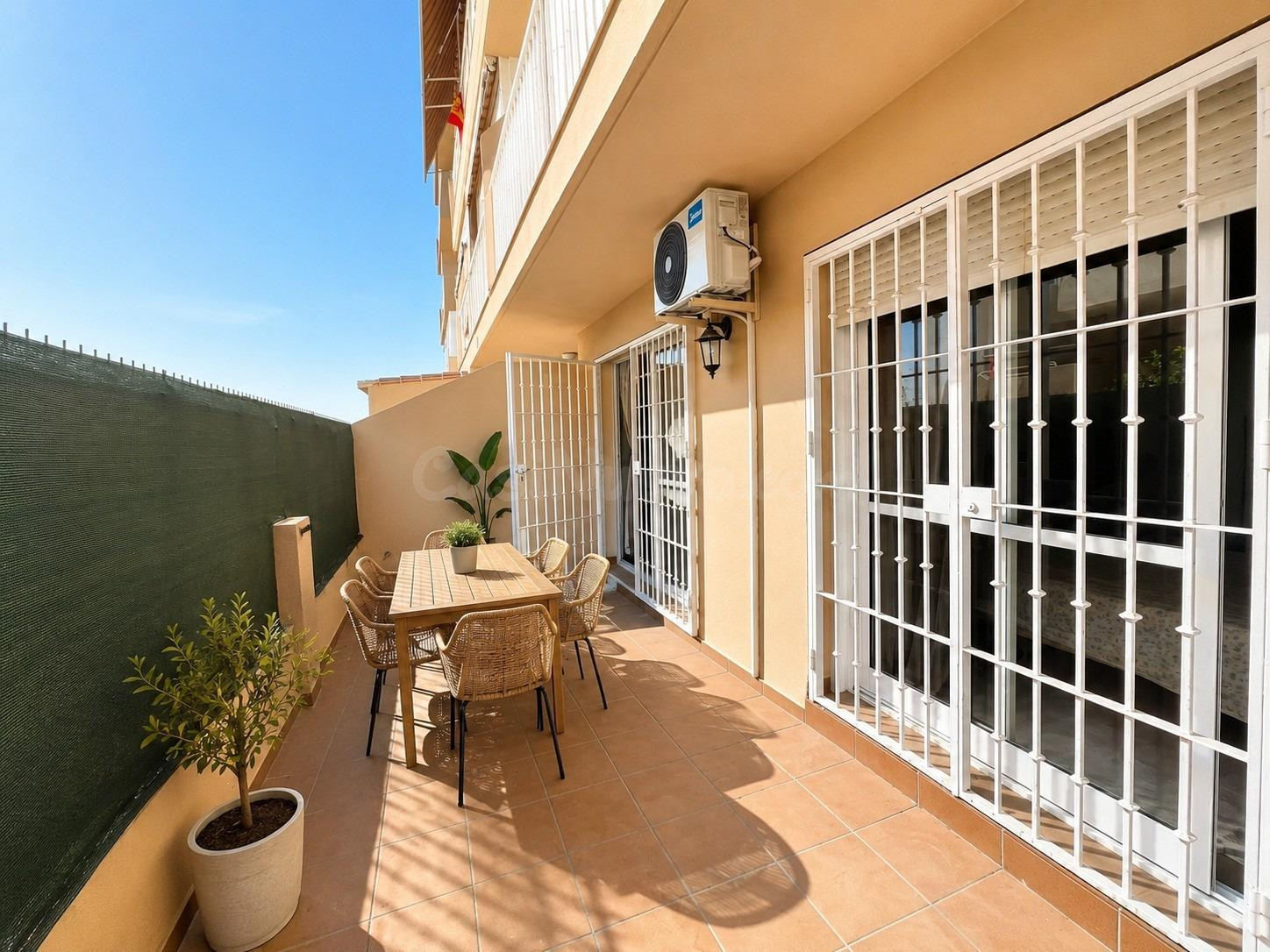 APARTAMENTO CON TERRAZA Y GARAJE EN LAS LAGUNAS – MIJAS