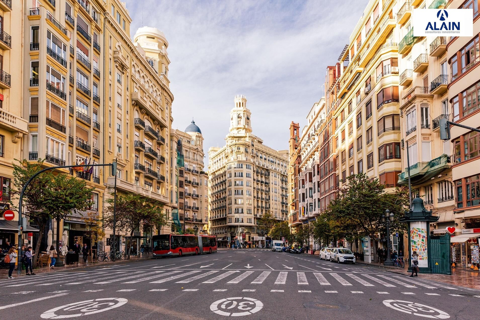 Local comercial 190 m2 entorno Plaza del Ayuntamiento – Zona prime consolidada