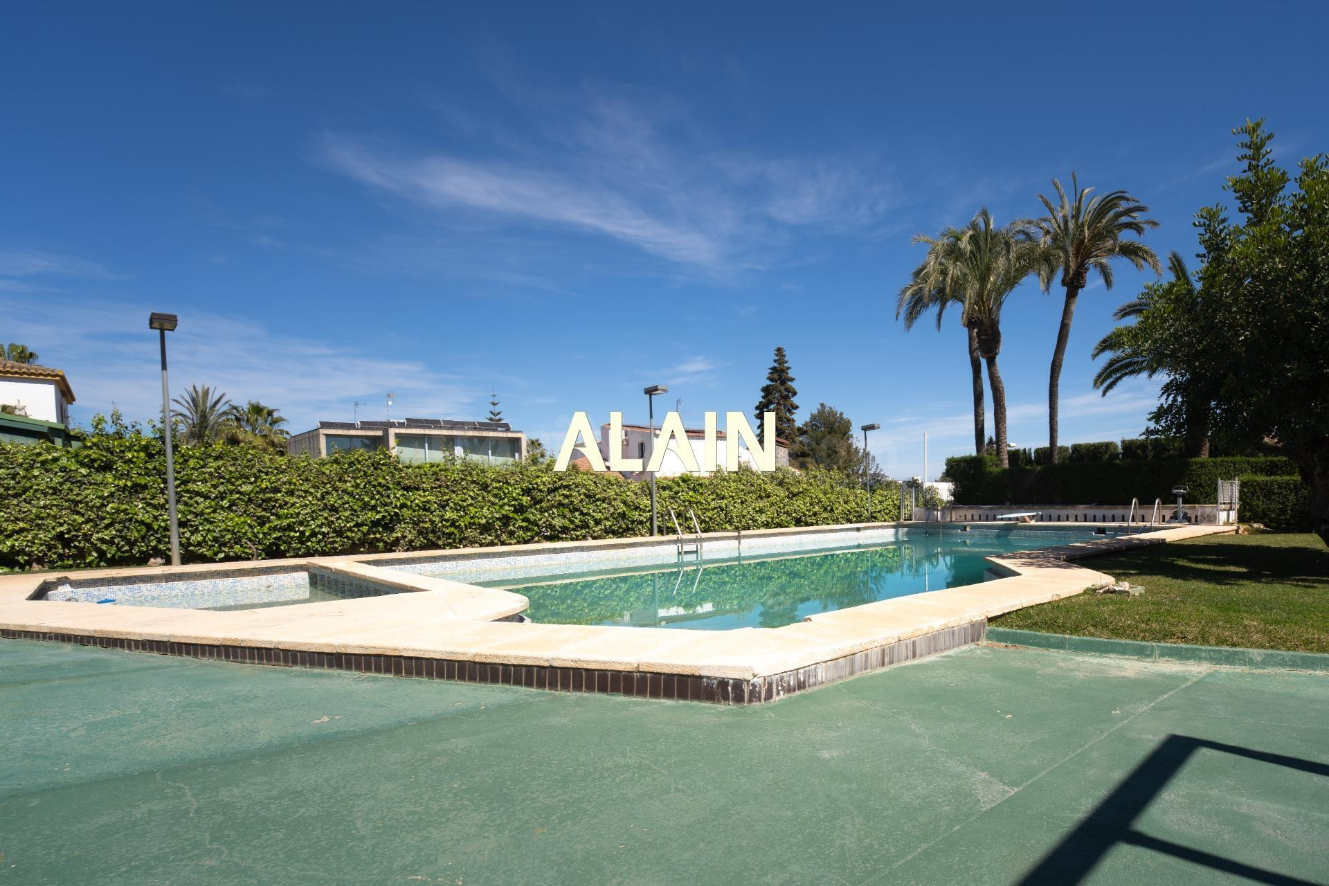 ESPECTACULAR CHALET EN URBANIZACION OLIMAR - CHIVA ( VALENCIA).