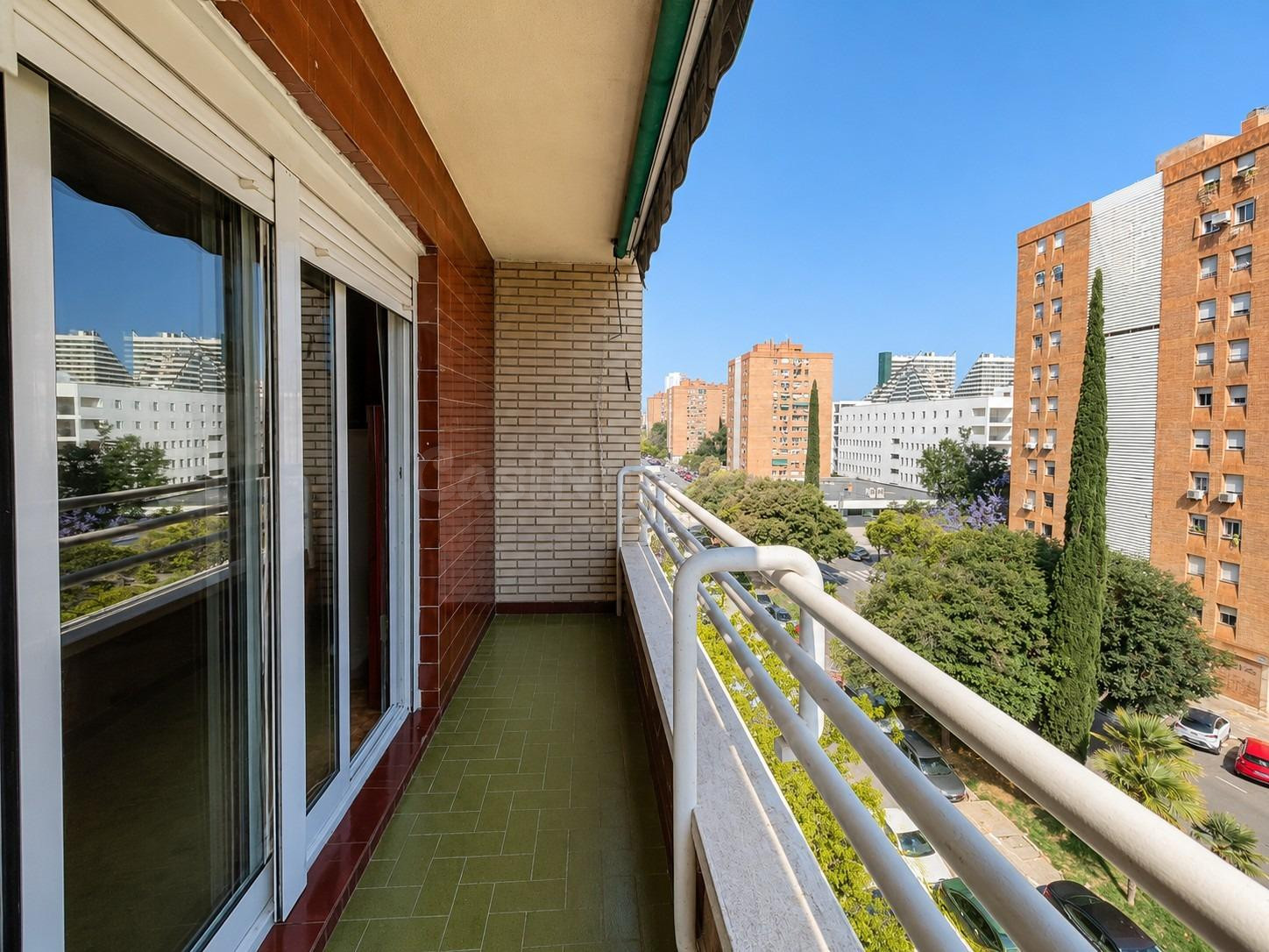 Espectacular piso de 140 m2 junto al río en Monteolivete con garaje incluido
