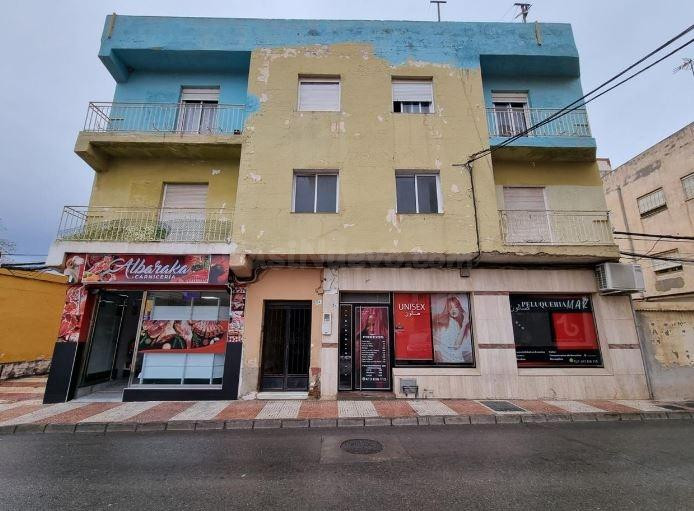 SE VENDE piso OKUPA en C Luis Buñuel Roquetas de Mar (Almería)