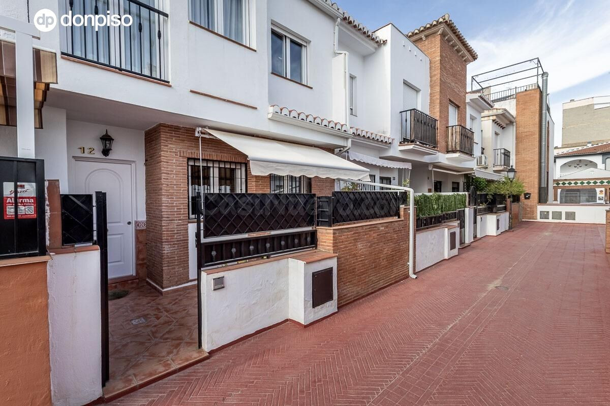 Encantadora adosada familiar en Gójar
