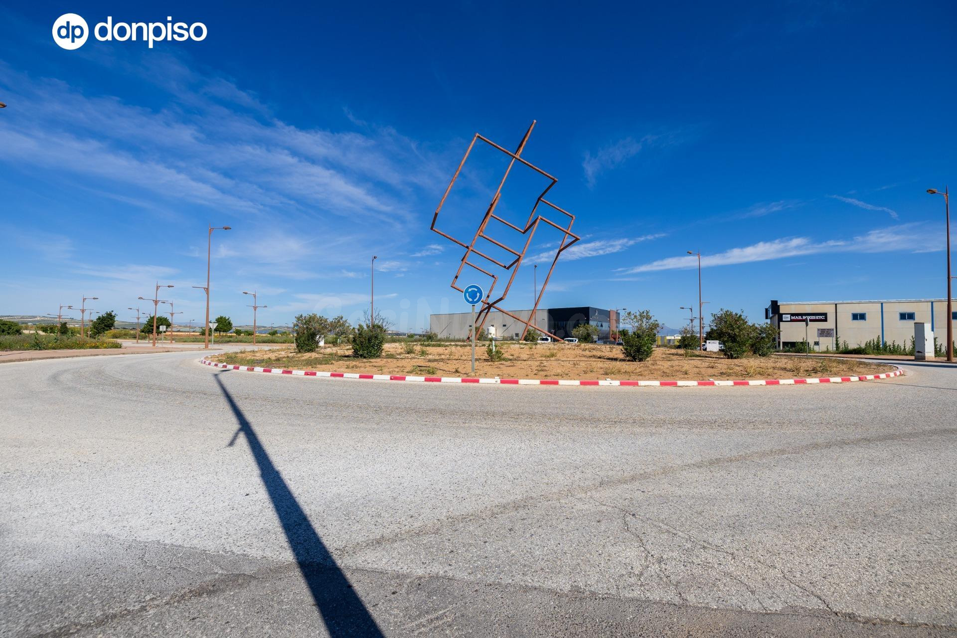 Parcela industrial en el Parque Metropolitano de Escúzar (Granada)