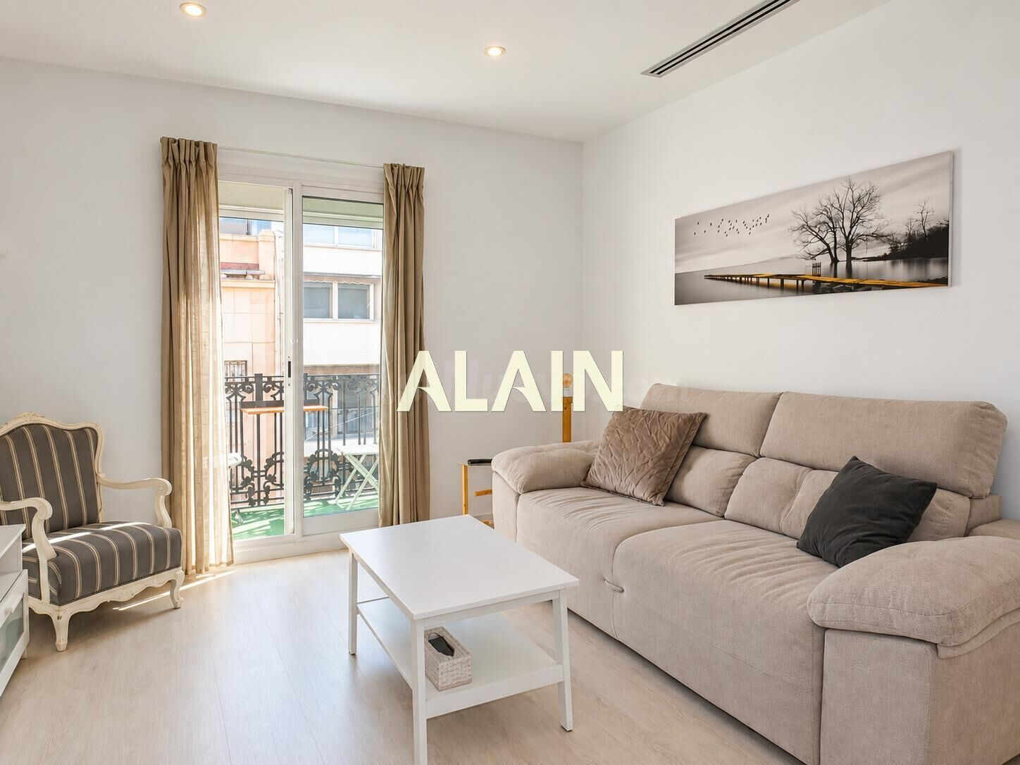 EXCELENTE VIVIENDA EN JOAQUIN COSTA JUNTO A GRAN VIA DE VALENCIA