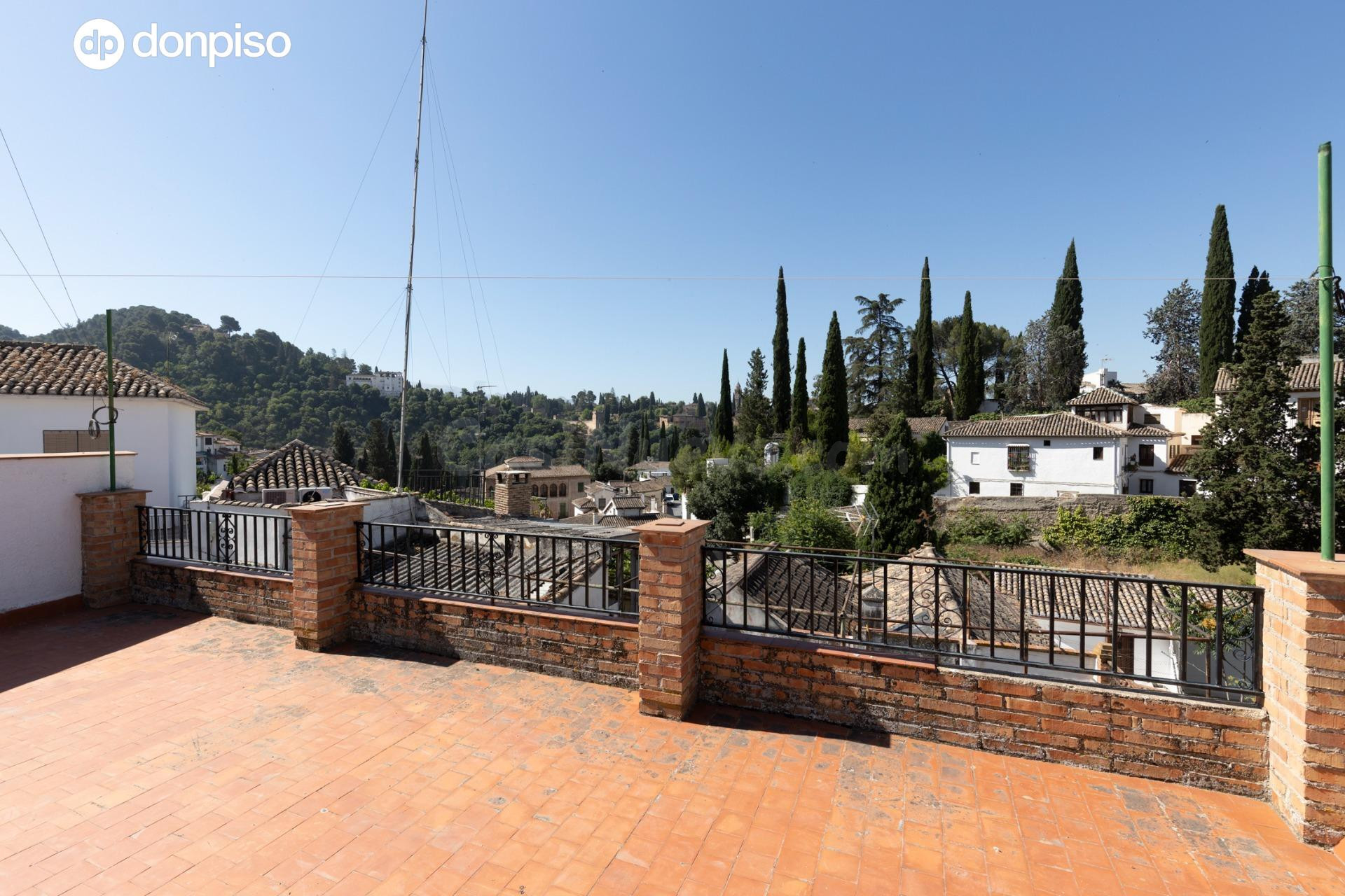 PRECIOSA CASA EN EL BARRIO DEL ALBAICÍN