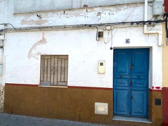 SE VENDE casa adosada OKUPA en C Virgen De La Salud  de Cori