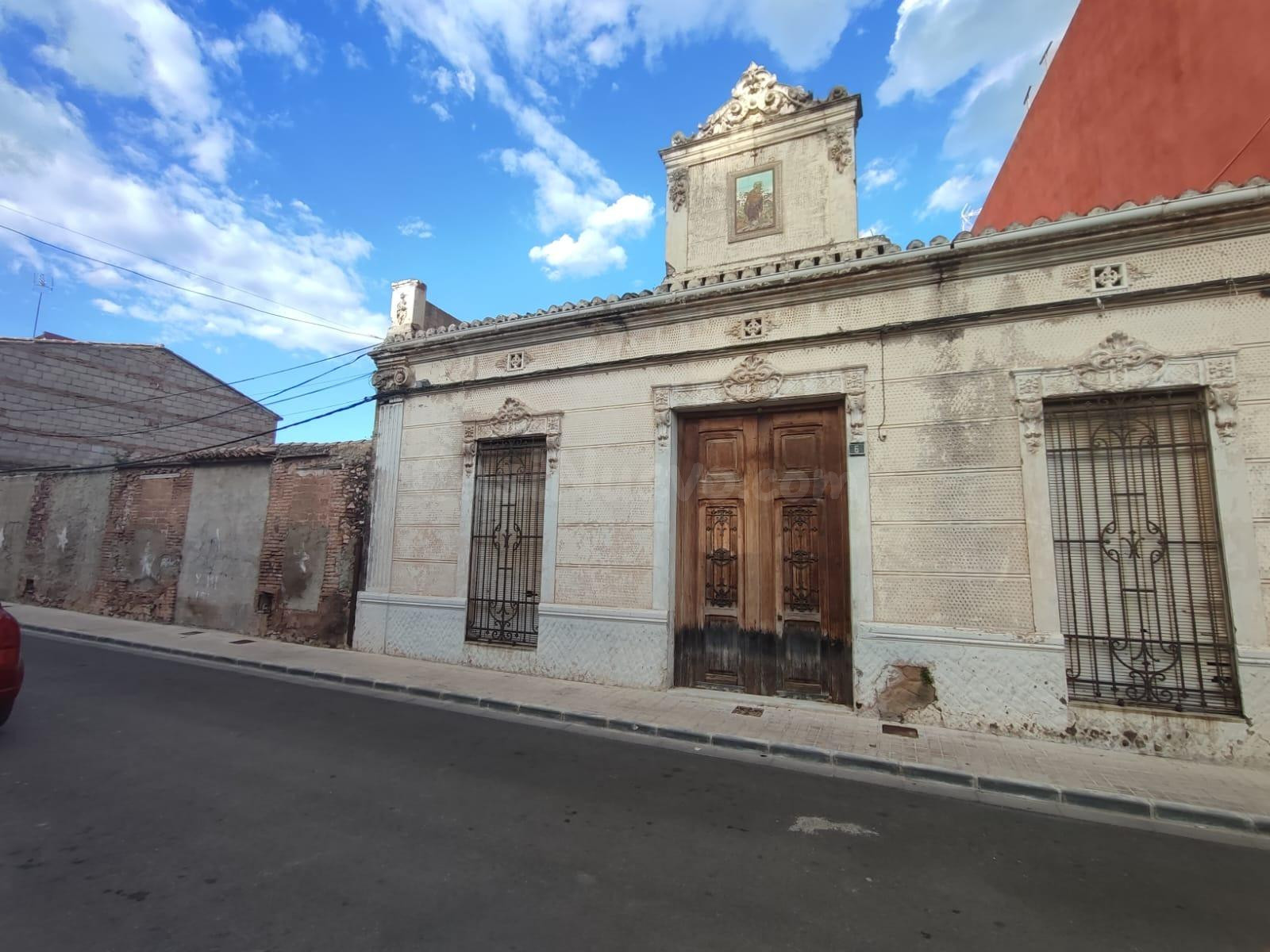 GRAN OPORTUNIDAD – PARCELA + CASA CON POTENCIAL PARA PROMOCIÓN EN GILET
