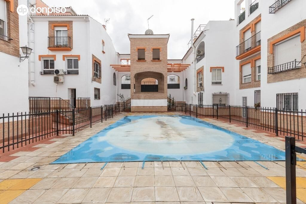 En venta casa adosada junto estación de autobuses