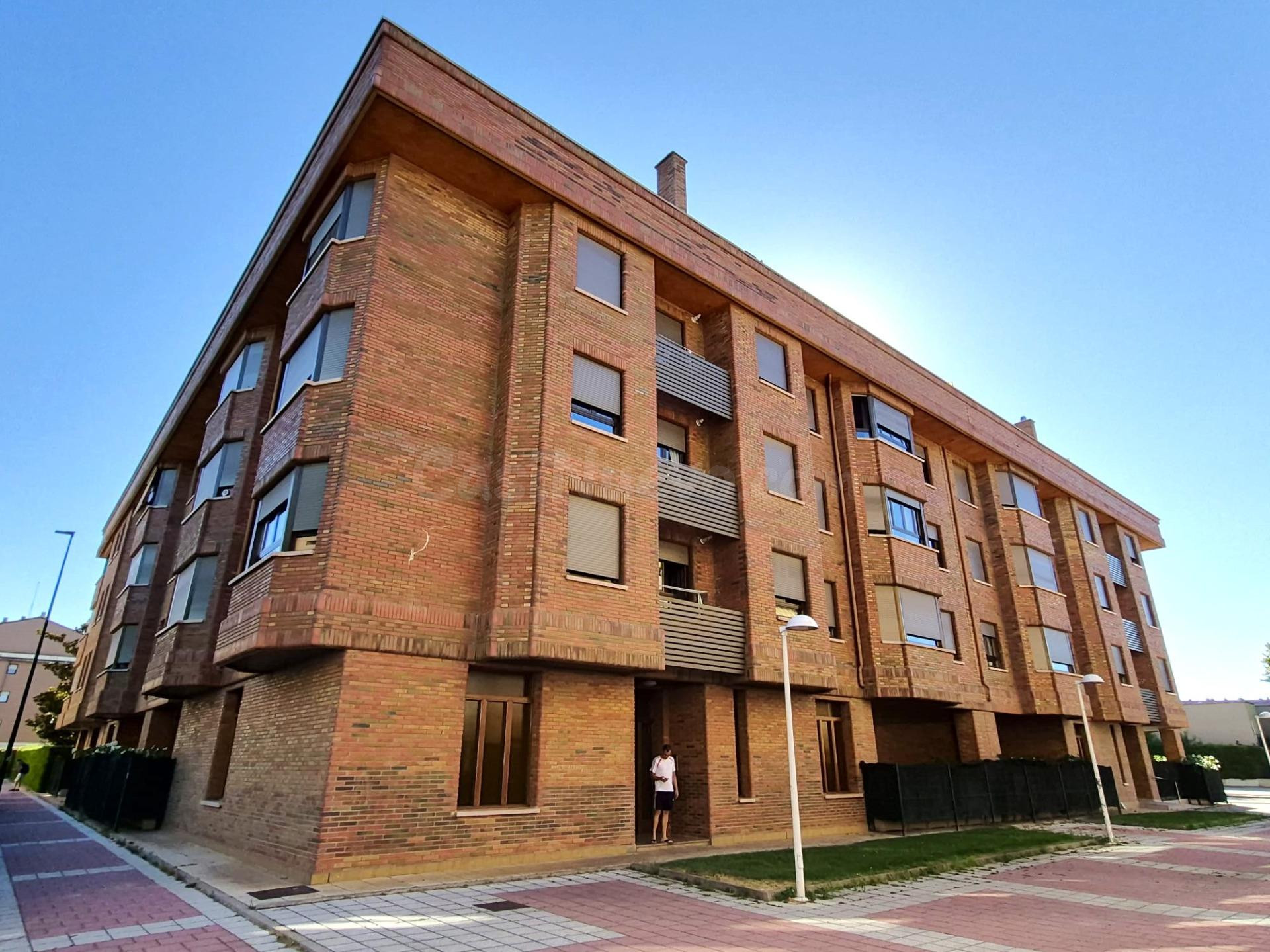 VENTA DE ÁTICO CON TERRAZAS EN COVARESA, VALLADOLID