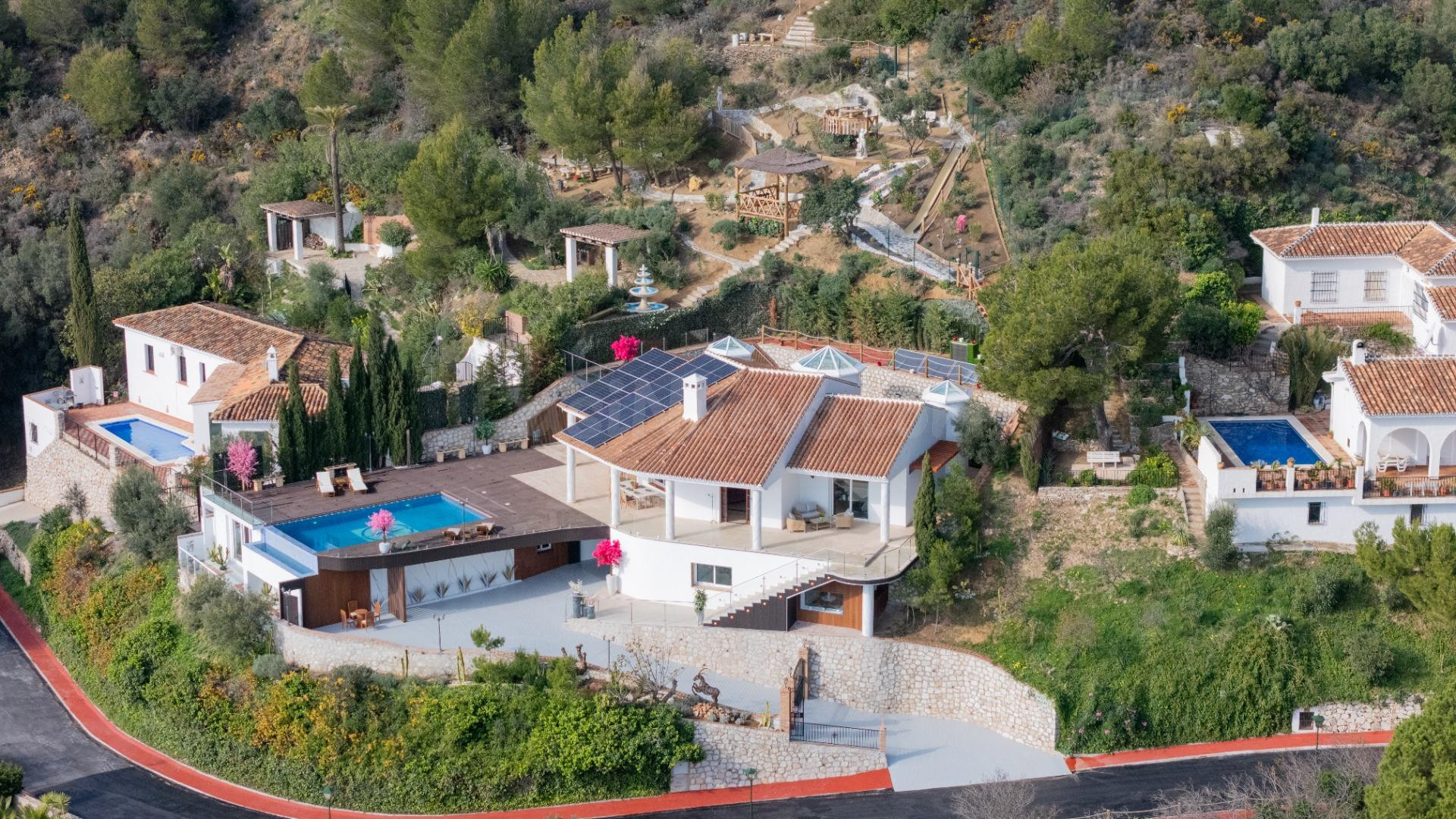 ESPECTACULAR VILLA EN MIJAS