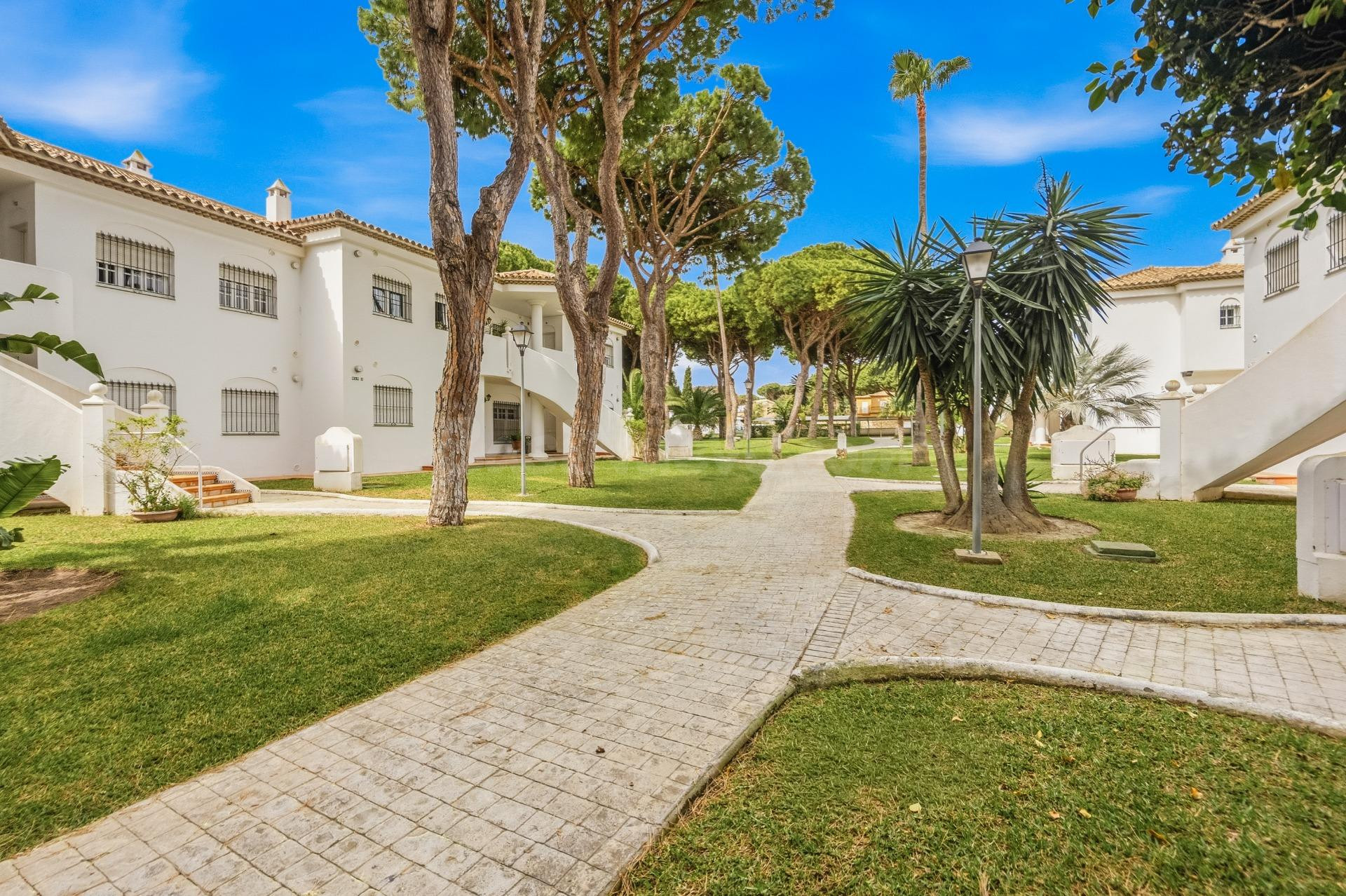 Apartamento de 2 dormitorios en planta baja, playa La Barrosa