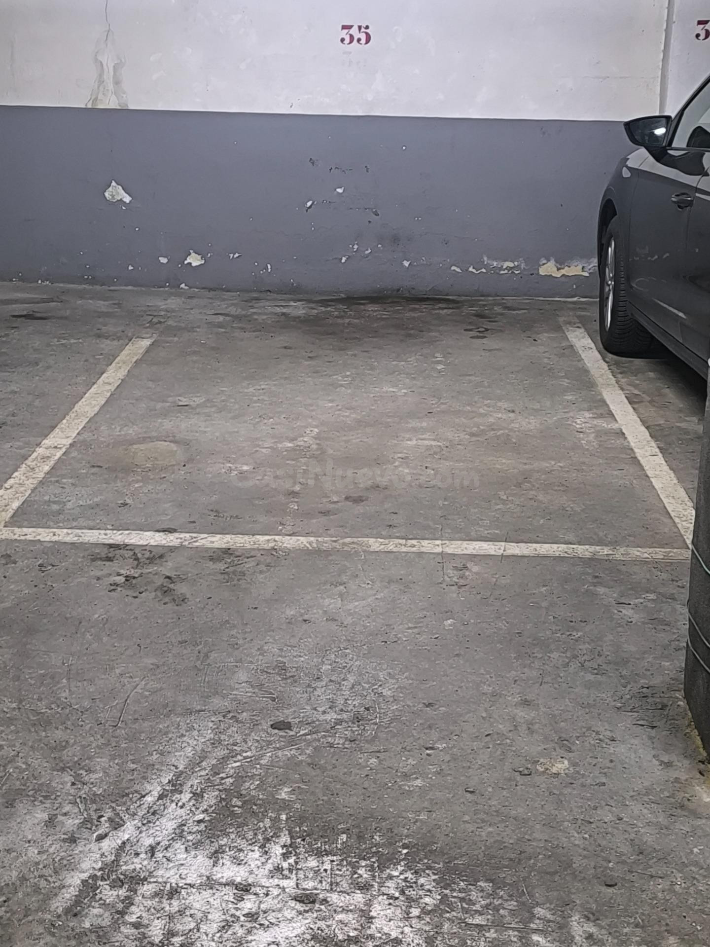 Plaza de garaje en c/ Dulzaina en Adurza.