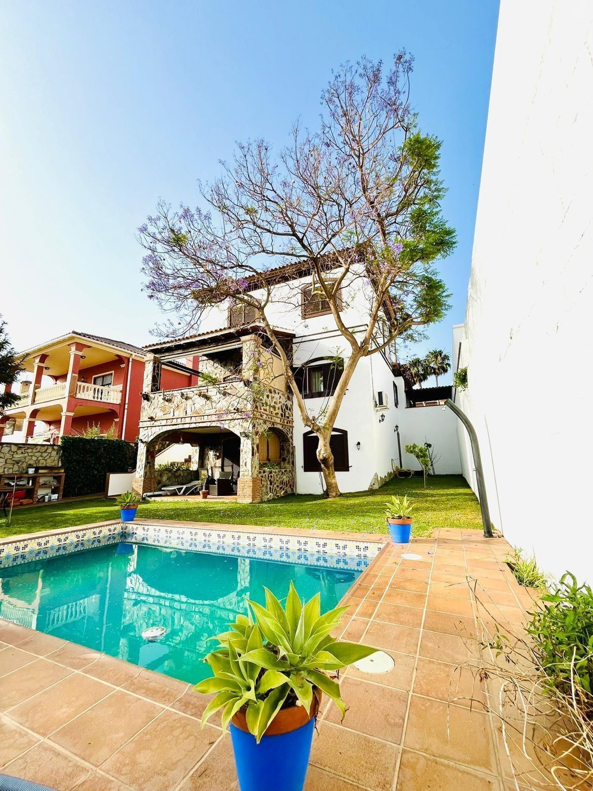 ESPECTACULAR CASA EN GETARES CON PISCINA Y UNAS VISTAS INCRE - foto 2