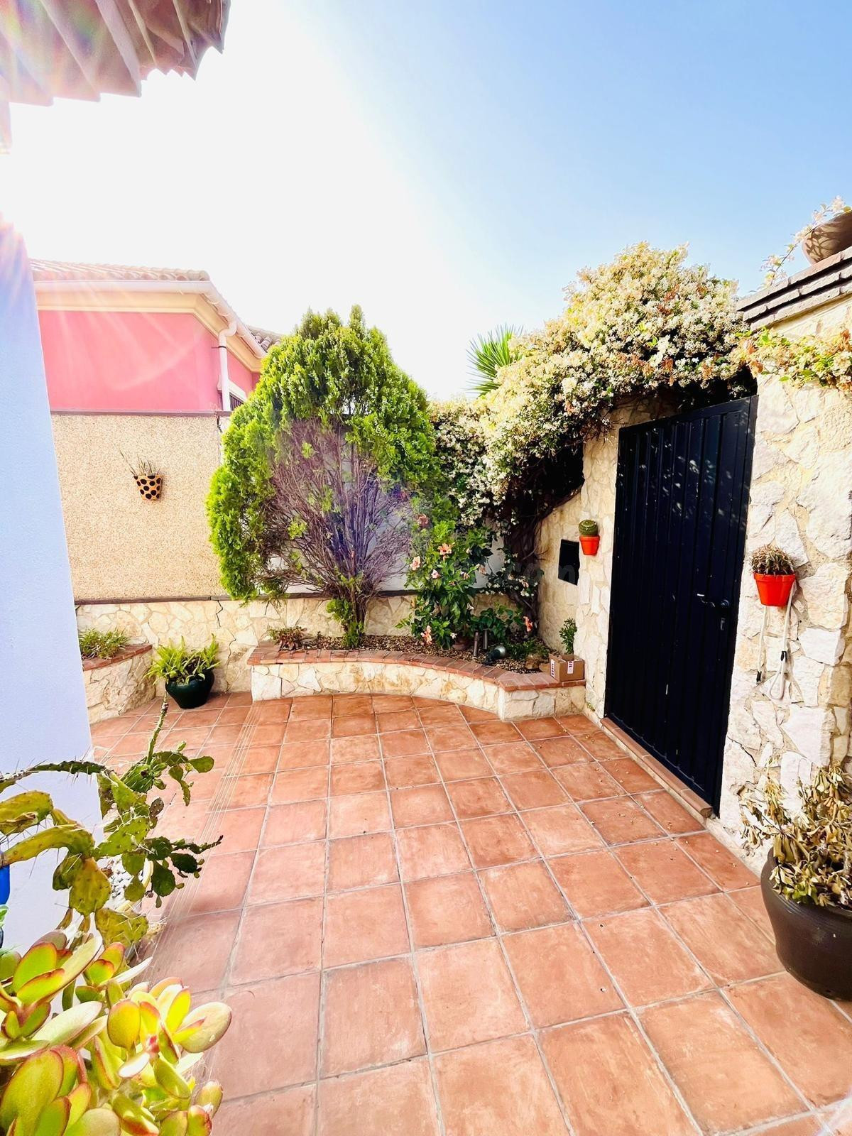 ESPECTACULAR CASA EN GETARES CON PISCINA Y UNAS VISTAS INCRE - foto 3