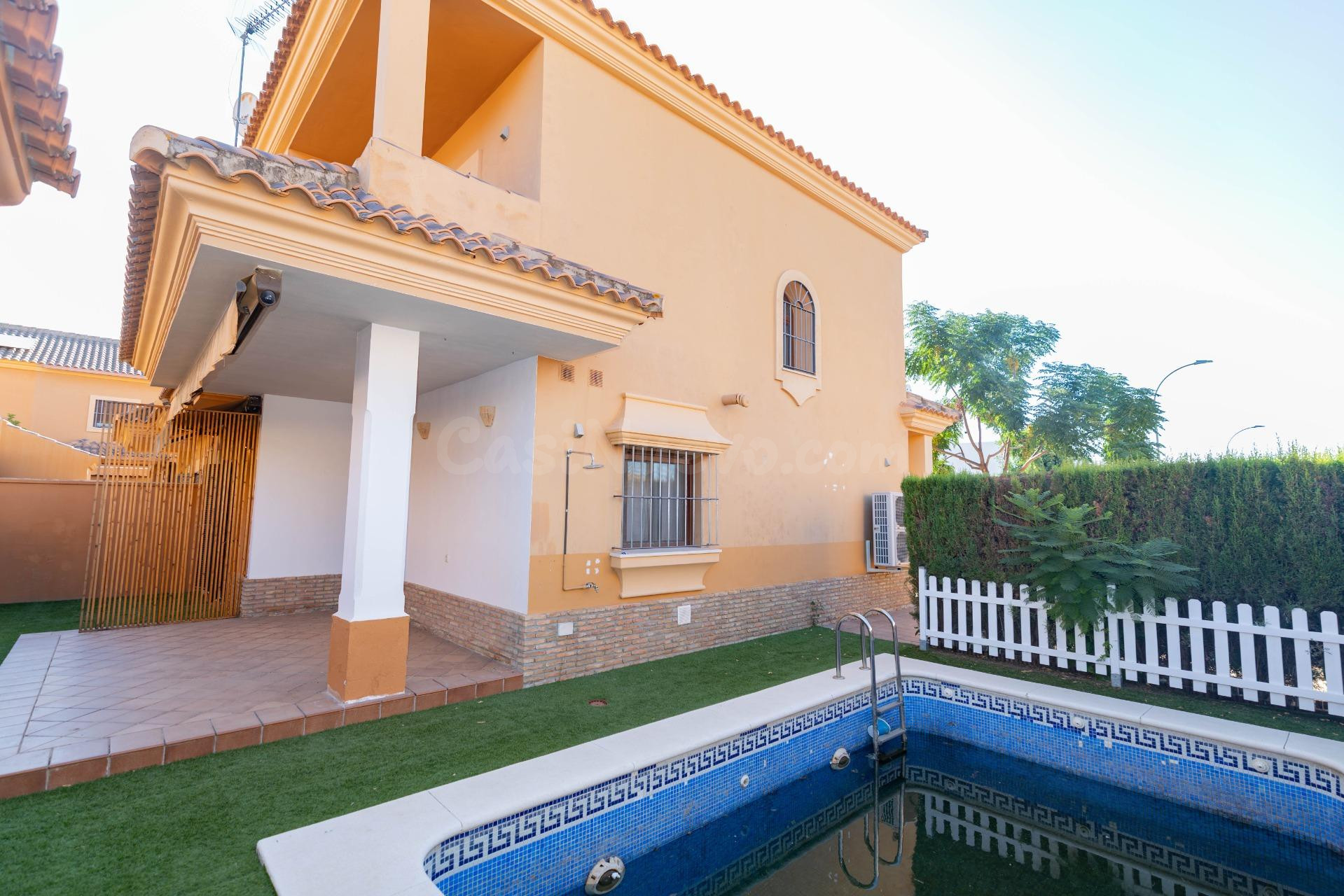 CHALET CON PISCINA LISTO PARA ENTRAR A VIVIR