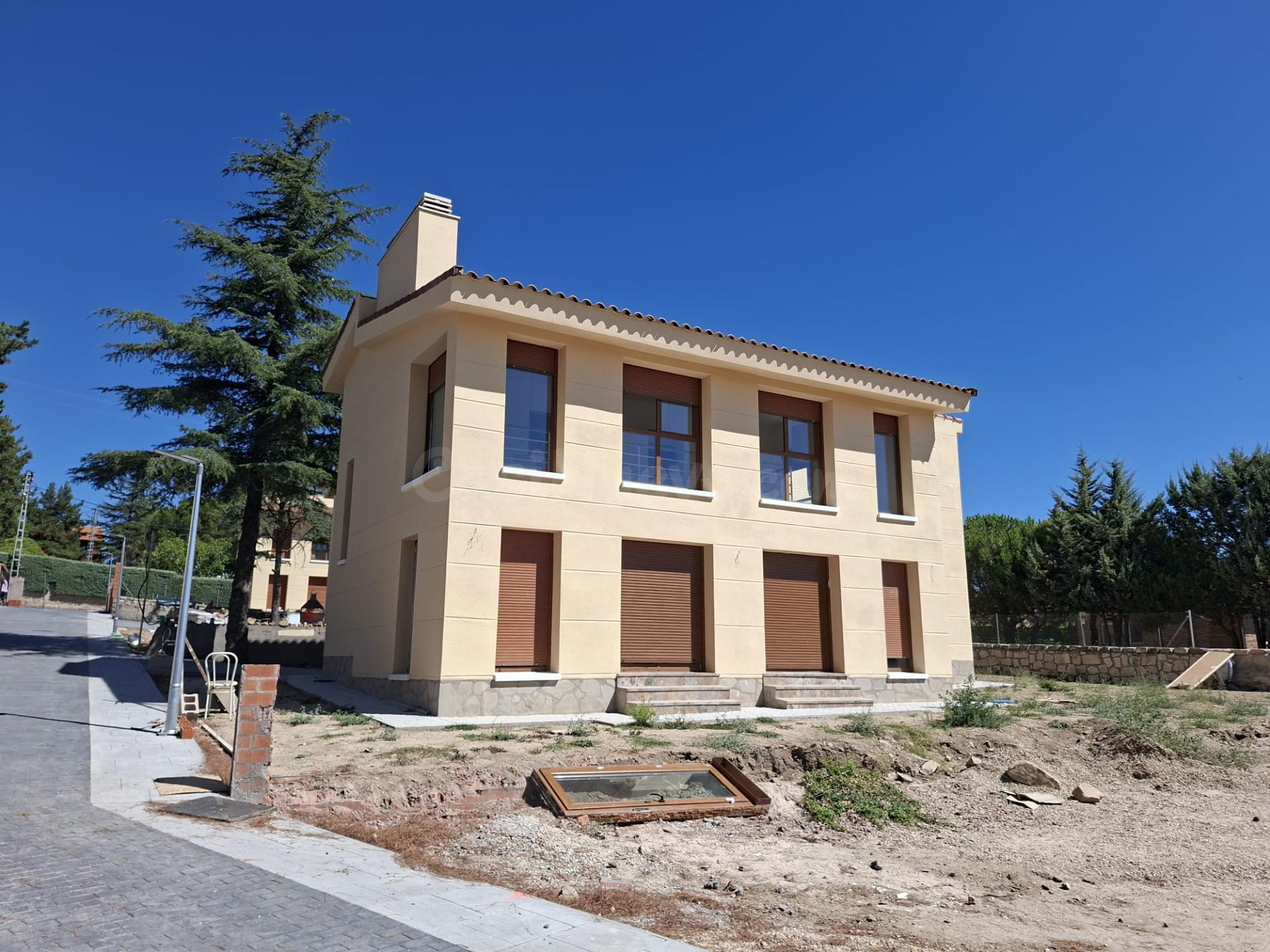 CHALET INDEPENDIENTE EN LOZOYUELA – DESDE 495.000 € – SIN CO - foto 2