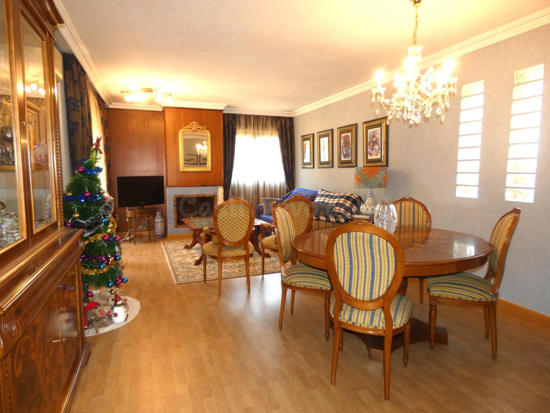 Chalet en urbanización de Utebo (Zaragoza). Referencia VL06172026.