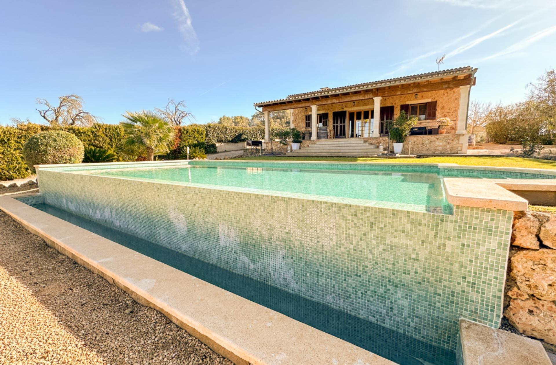 VILLA CON ENCANTO EN SINEU