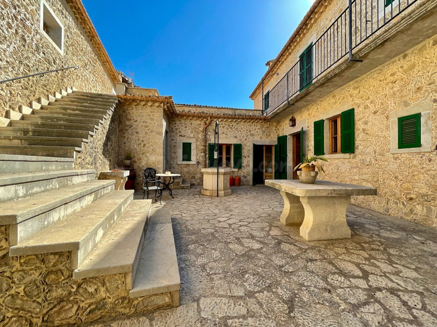 SEÑORIAL VIVIENDA EN MANCOR DE LA VALL