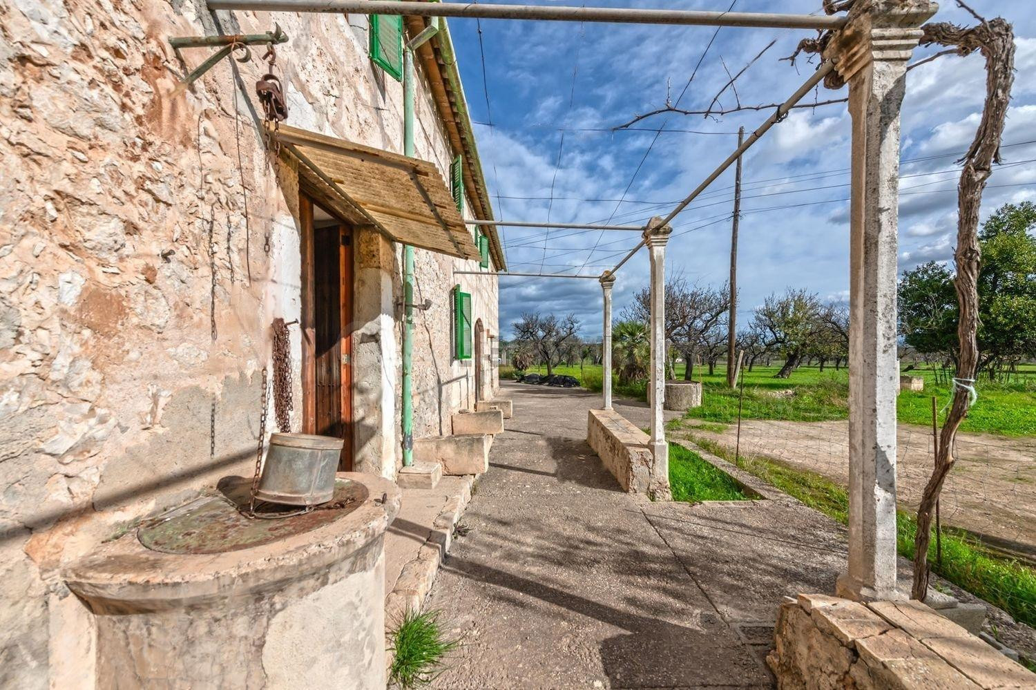 FINCA RÚSTICA CON VISTAS A LA TRAMUNTANA EN EL PUEBLO DE SELVA