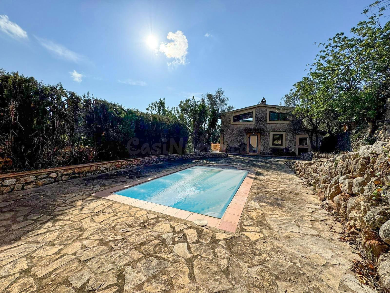 PRECIOSO CHALET CON PISCINA EN BUNYOLA